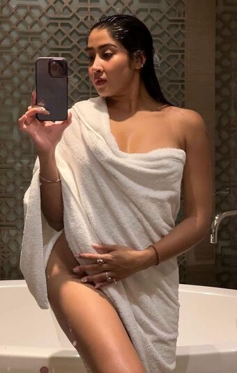 sofiaansari Голи Изтичания OnlyFans Снимки 10