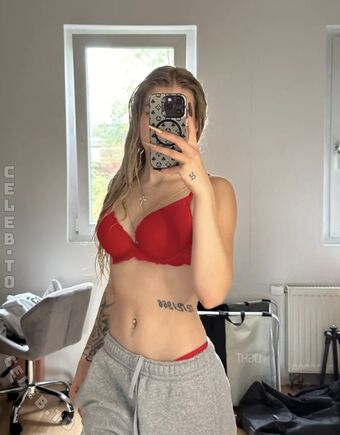 Sofie Raule Голи Изтичания OnlyFans Снимки 16