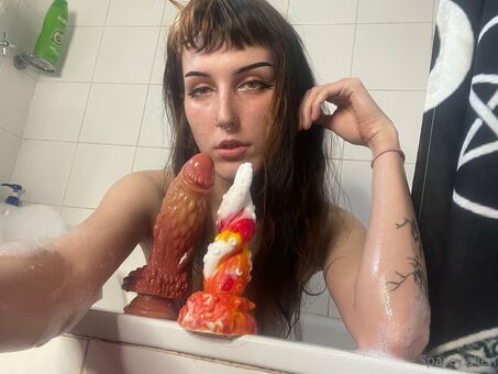 spacey-alien Голи Изтичания OnlyFans Снимки 4