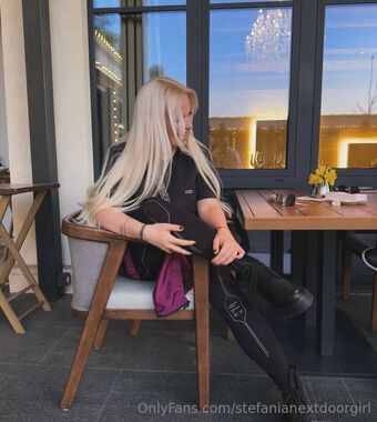 stef_thetease