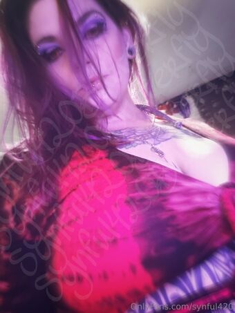 synful420 Голи Изтичания OnlyFans Снимки 17