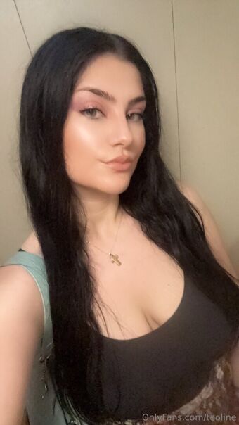 teoline Голи Изтичания OnlyFans Снимки 2