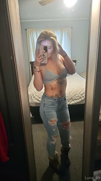that.fedex.chick