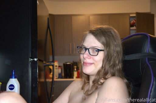 therealallicat Голи Изтичания OnlyFans Снимки 14
