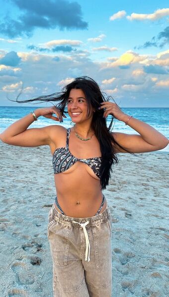 throwsumchlo Голи Изтичания OnlyFans Снимки 1