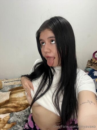 tinyavaxo Голи Изтичания OnlyFans Снимки 3
