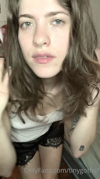 TInyGothGF Голи Изтичания OnlyFans Снимки 20