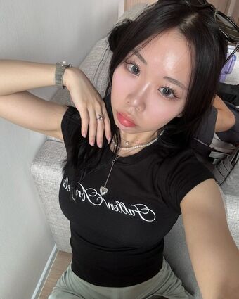 tr.ivia Голи Изтичания OnlyFans Снимки 6