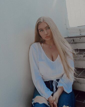 Trinity C Голи Изтичания OnlyFans Снимки 13