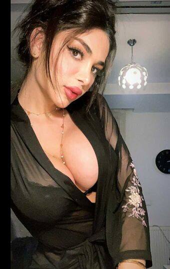 TS Nour Голи Изтичания OnlyFans Снимки 9