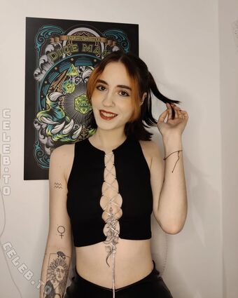 typicallylotti Голи Изтичания OnlyFans Снимки 19