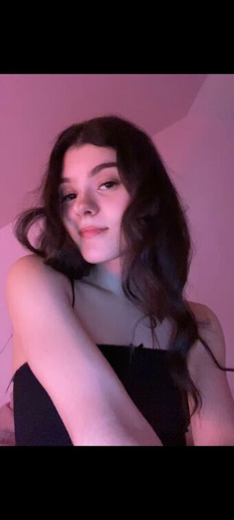 Unlov3ly Голи Изтичания OnlyFans Снимки 9