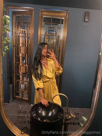 valentinaggomez Голи Изтичания OnlyFans Снимки 10