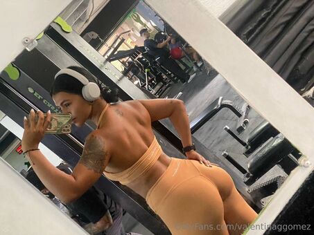 valentinaggomez Голи Изтичания OnlyFans Снимки 21
