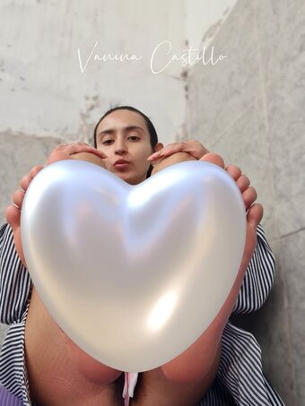 vanina Голи Изтичания OnlyFans Снимки 2