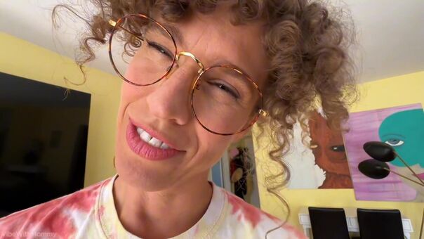 VibeWithMolly