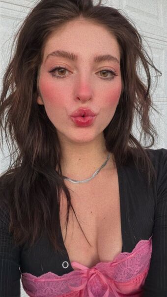 Willow Shields Голи Изтичания OnlyFans Снимки 218