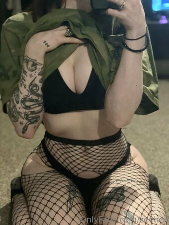 Zee Hell Голи Изтичания OnlyFans Снимки 8