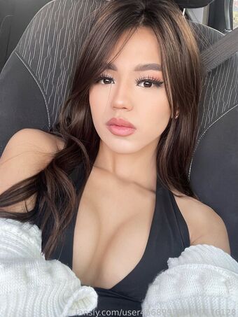 Zhang Голи Изтичания OnlyFans Снимки 9