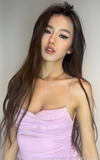 Zhang Голи Изтичания OnlyFans Снимки 18