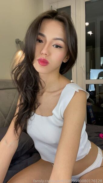 Zhang Голи Изтичания OnlyFans Снимки 20