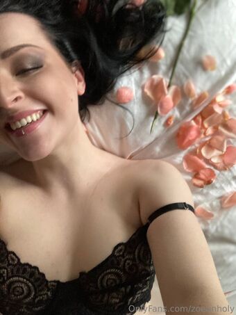 zoeunholy