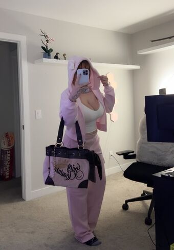 Zsofibtw Голи Изтичания OnlyFans Снимки 1